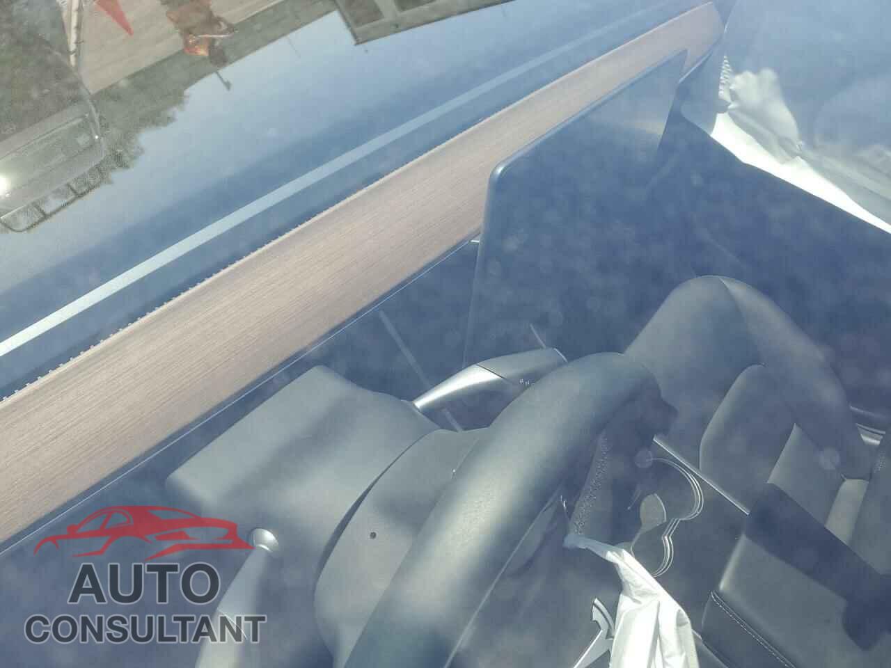 TESLA MODEL 3 2018 - 5YJ3E1EB2JF063053