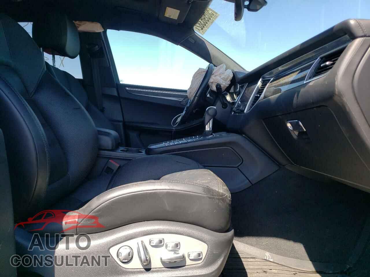 PORSCHE MACAN 2017 - WP1AF2A54HLB60044