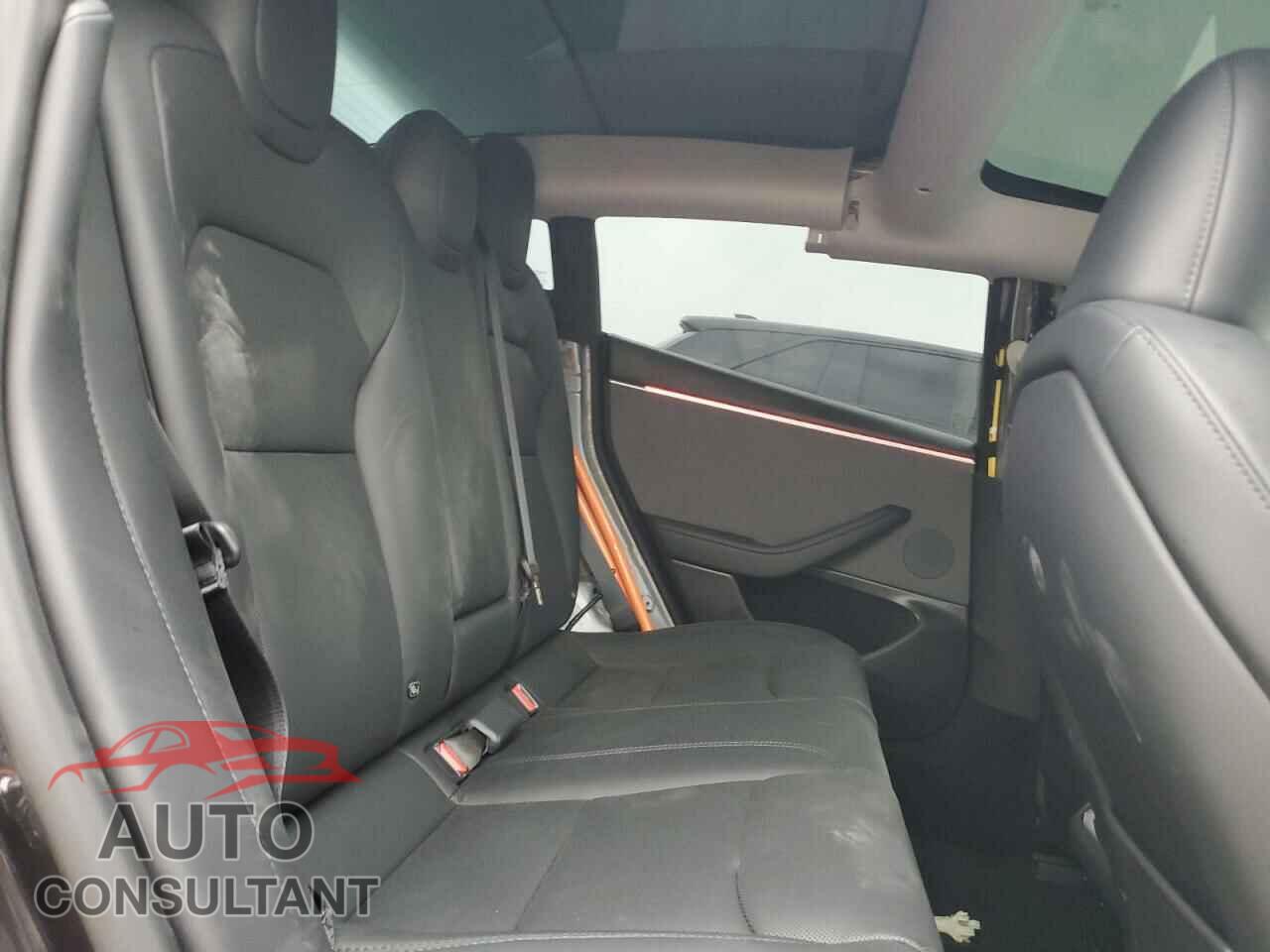 TESLA MODEL 3 2024 - 5YJ3E1EA0RF861070