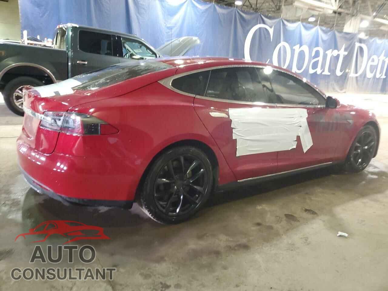 TESLA MODEL S 2013 - 5YJSA1CNXDFP09352