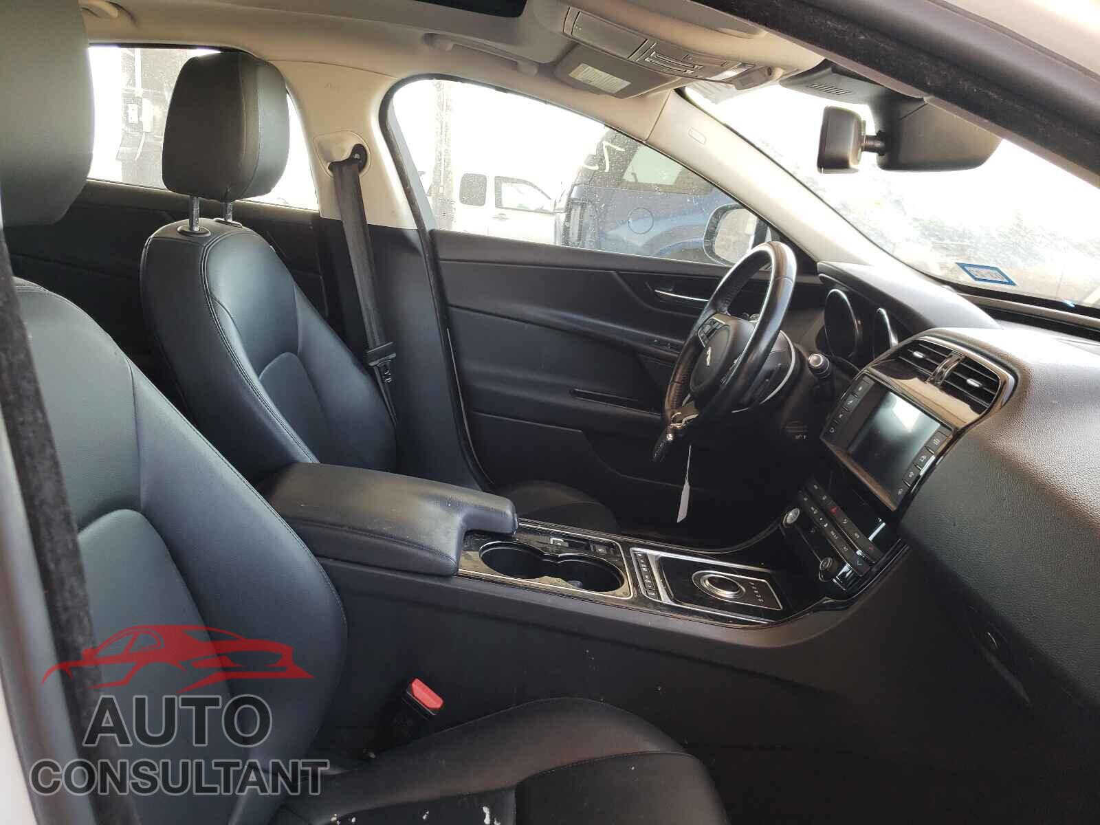 JAGUAR XE 2017 - SAJAR4BG5HA977959