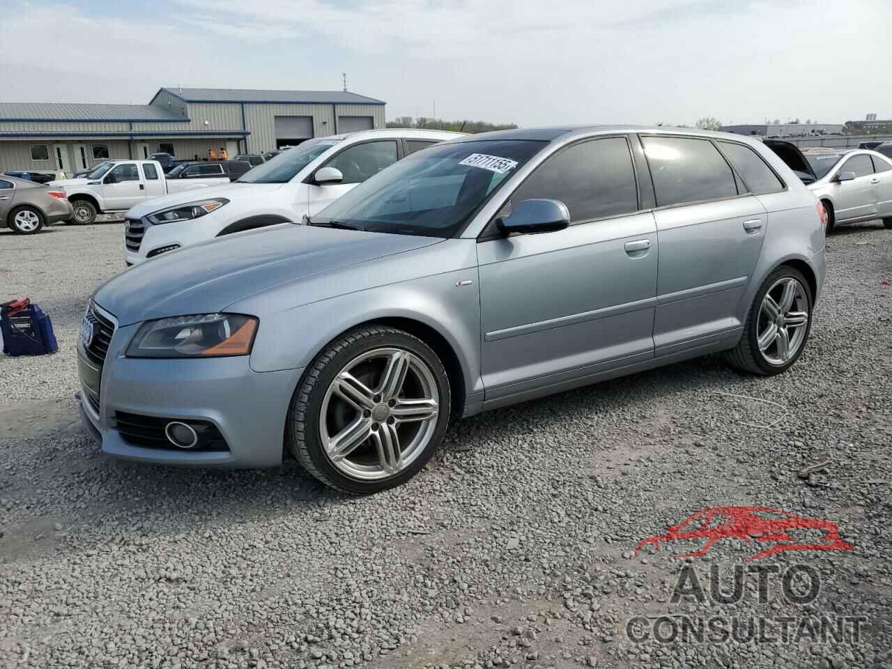 AUDI A3 2013 - WAUKJAFM5DA008064