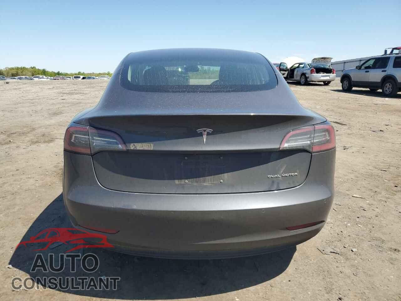 TESLA MODEL 3 2018 - 5YJ3E1EB8JF119495
