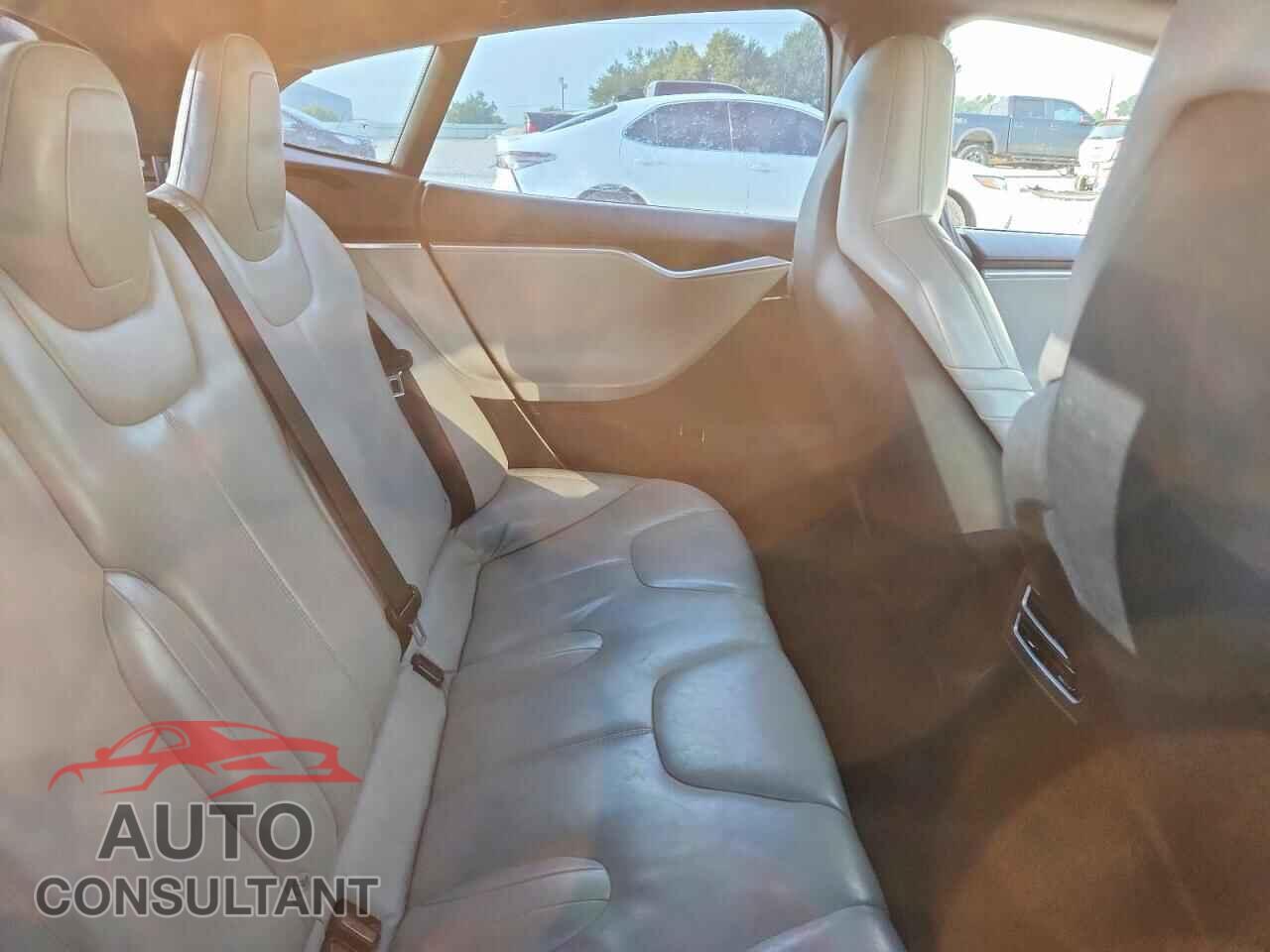 TESLA MODEL S 2015 - 5YJSA1E42FF115359