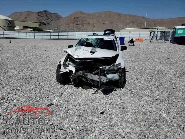 LEXUS IS 2015 - JTHBF1D20F5049024