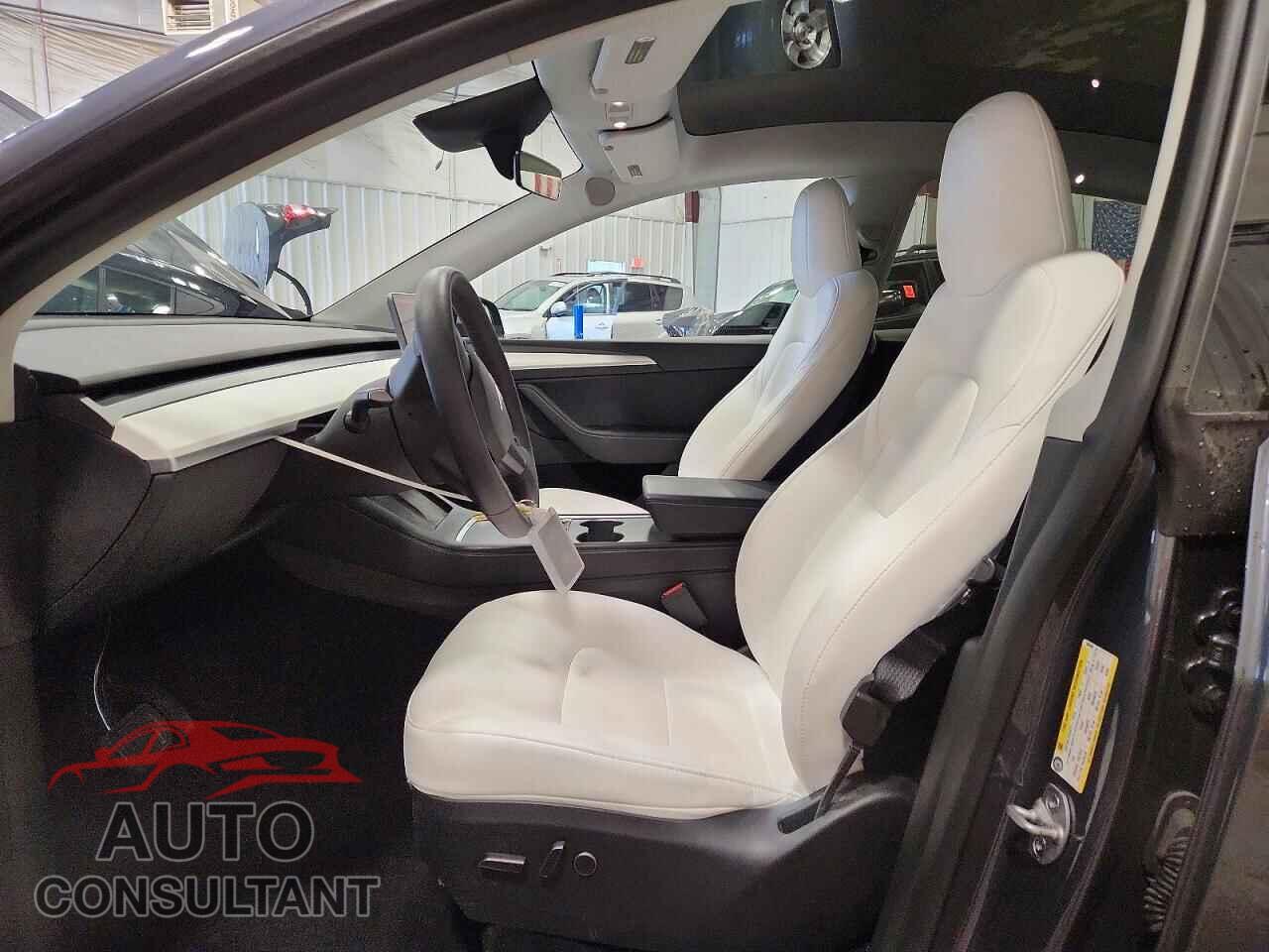 TESLA MODEL Y 2023 - 7SAYGAEE5PF968408