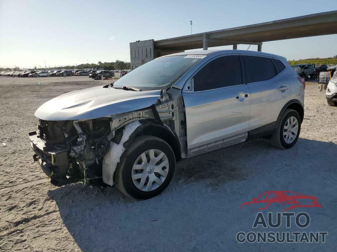 NISSAN ROGUE 2018 - JN1BJ1CP5JW157223