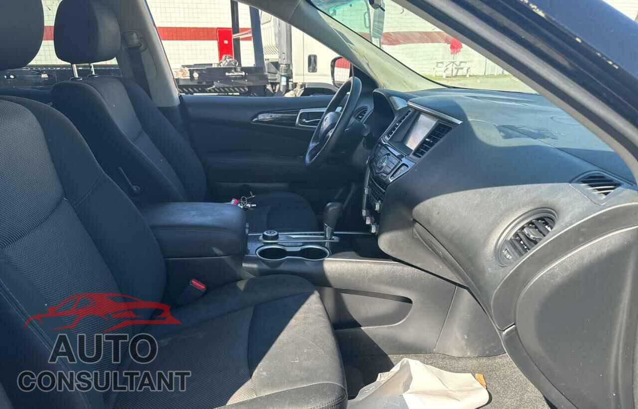 NISSAN PATHFINDER 2017 - 5N1DR2MM7HC691663