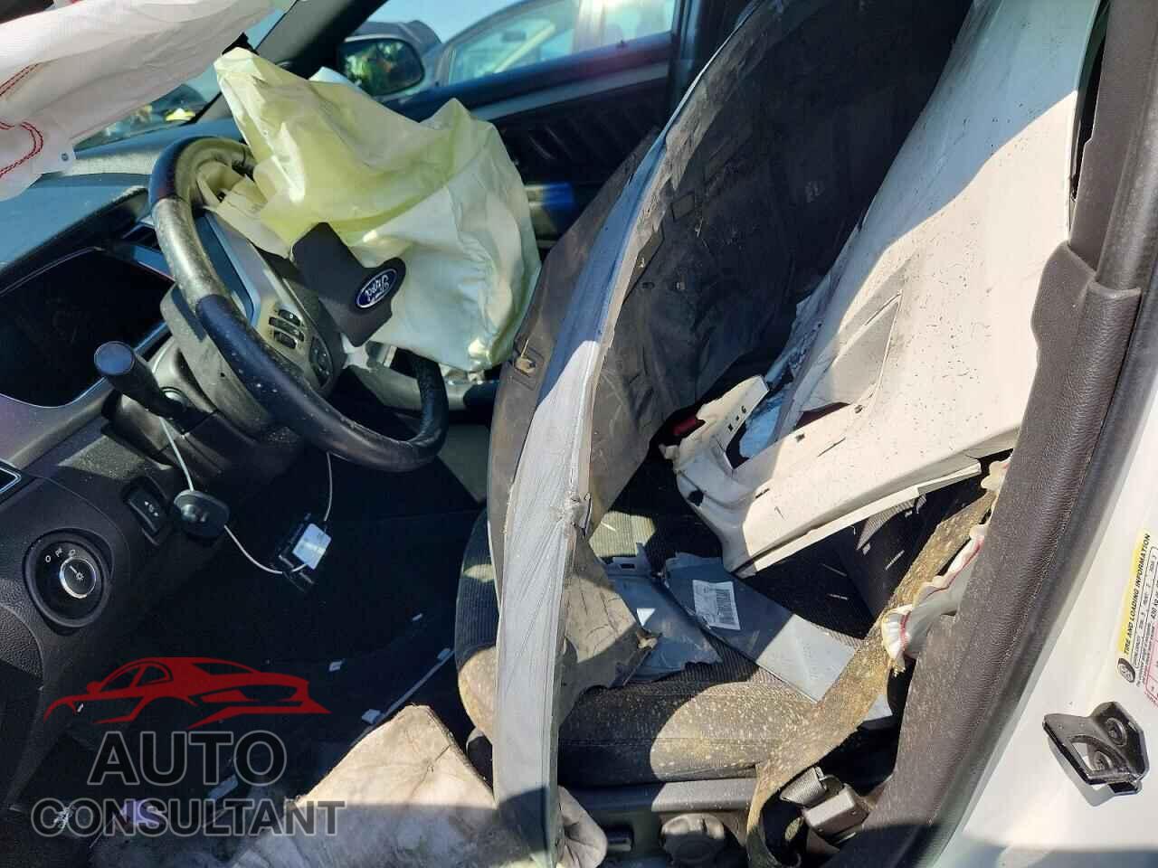 FORD TAURUS 2015 - 1FAHP2E87FG135443