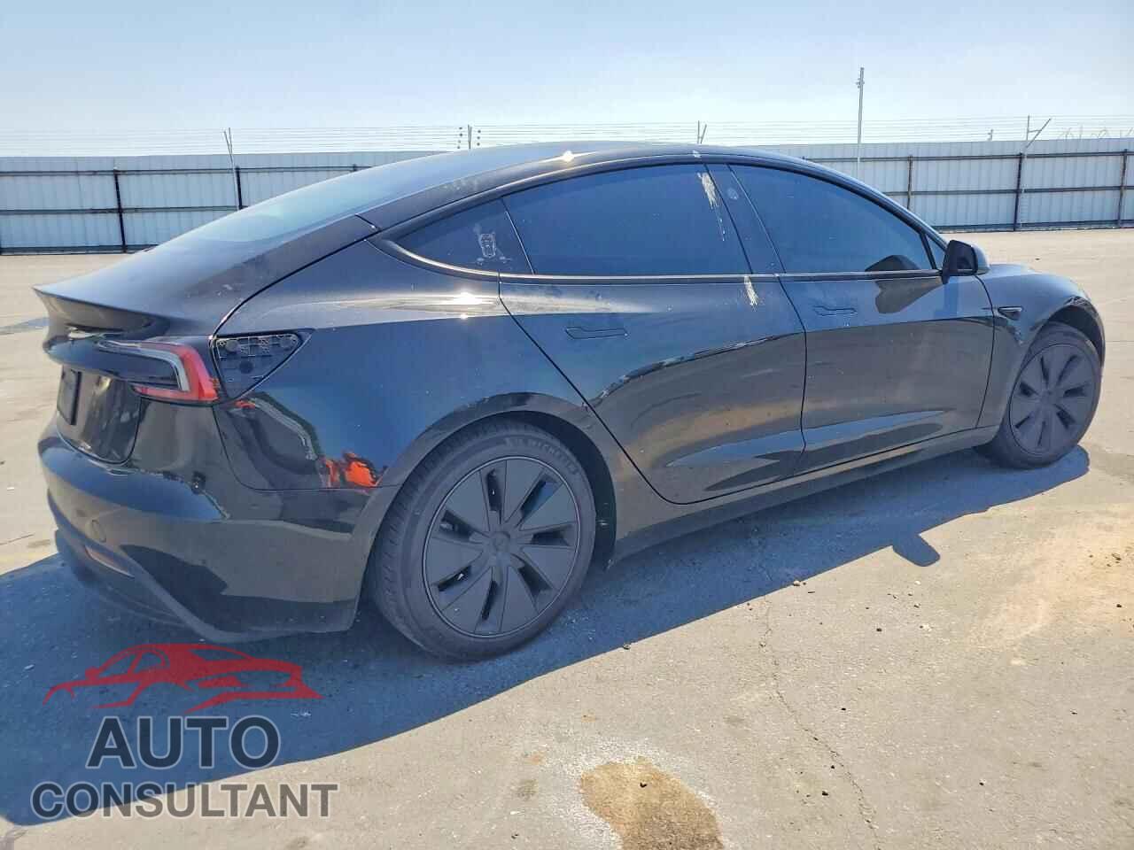 TESLA MODEL 3 2025 - 5YJ3E1EA4SF035215