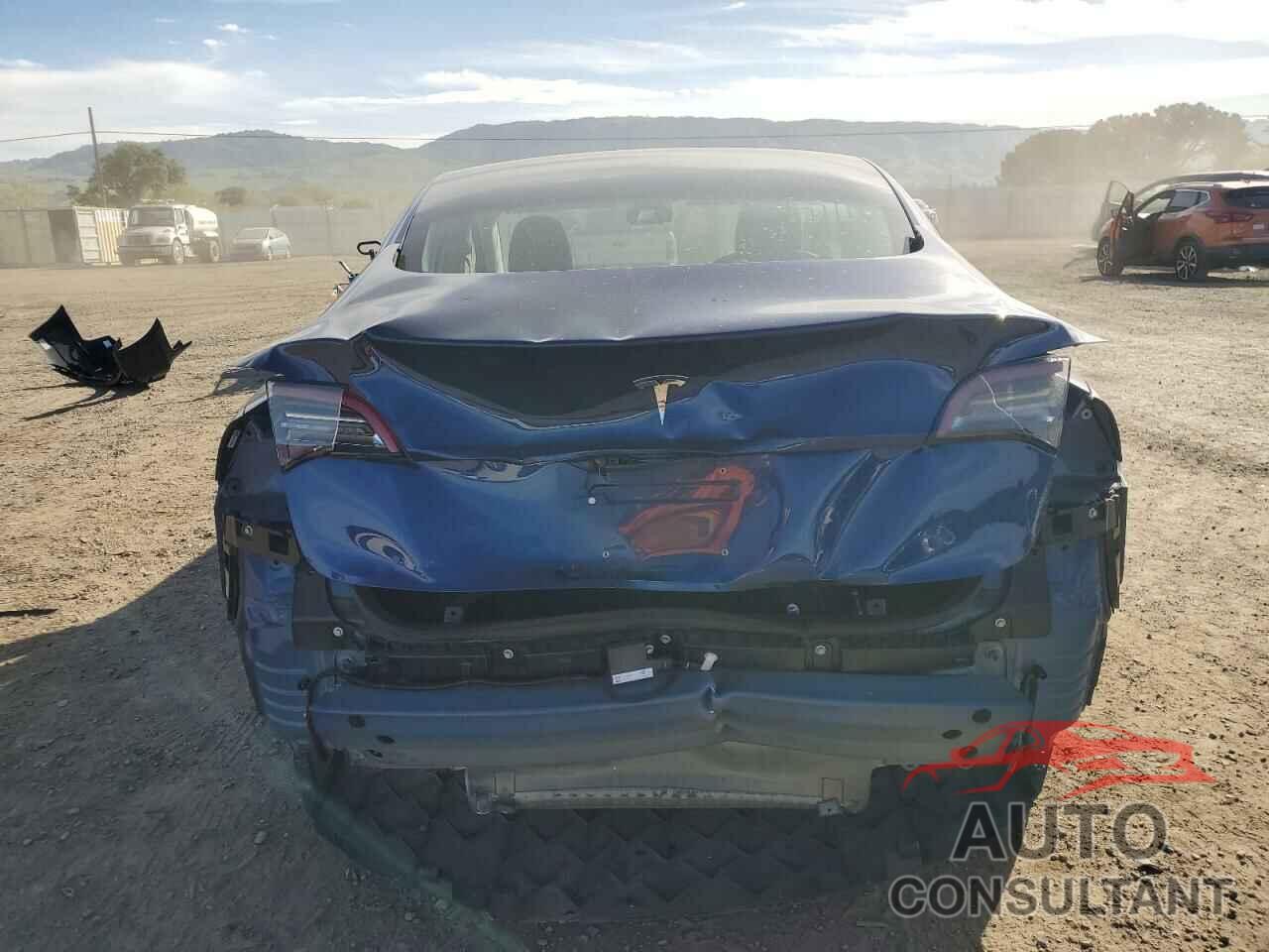 TESLA MODEL 3 2018 - 5YJ3E1EA6JF040351