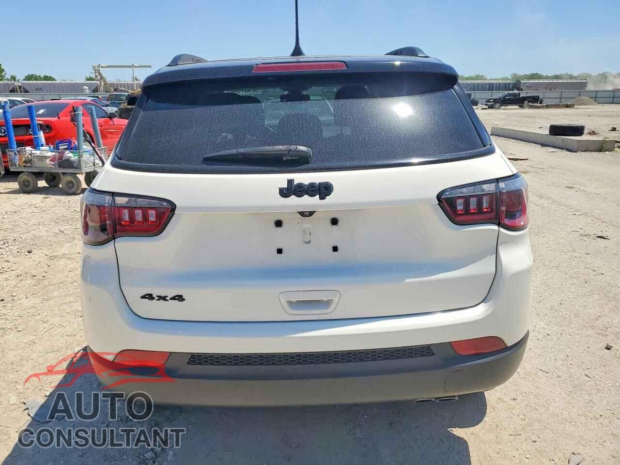 JEEP COMPASS 2018 - 3C4NJDBB7JT315083
