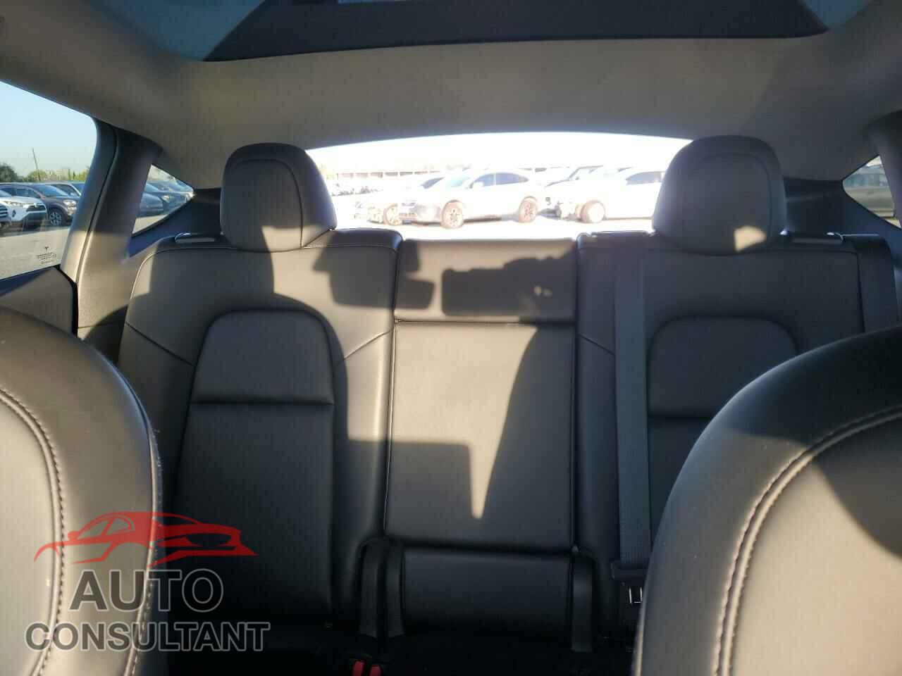 TESLA MODEL Y 2022 - 7SAYGAEE9NF366382