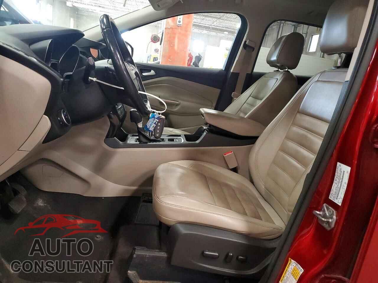 FORD ESCAPE 2017 - 1FMCU9J90HUB72399