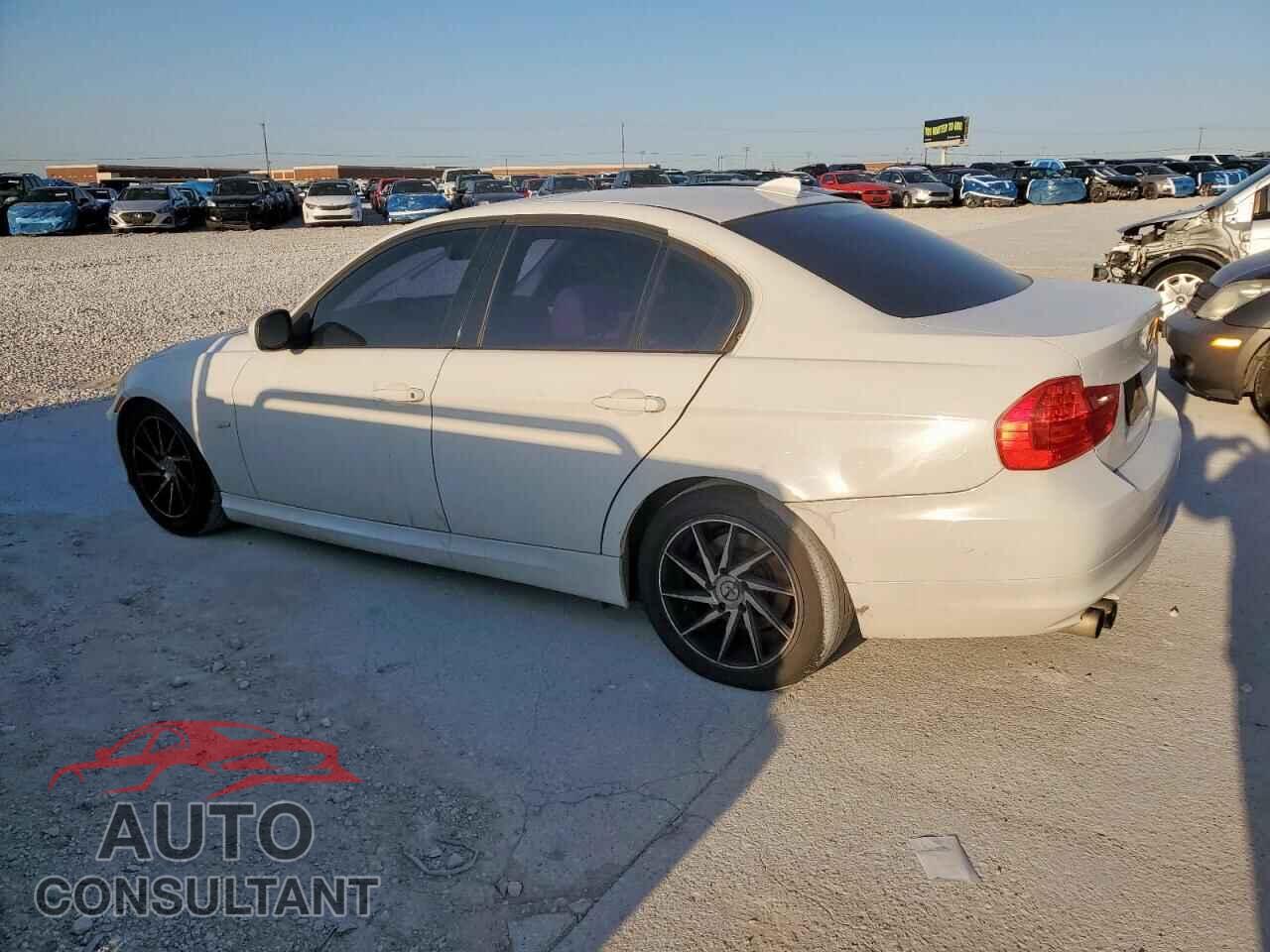 BMW 3 SERIES 2011 - WBAPH7C51BE682977