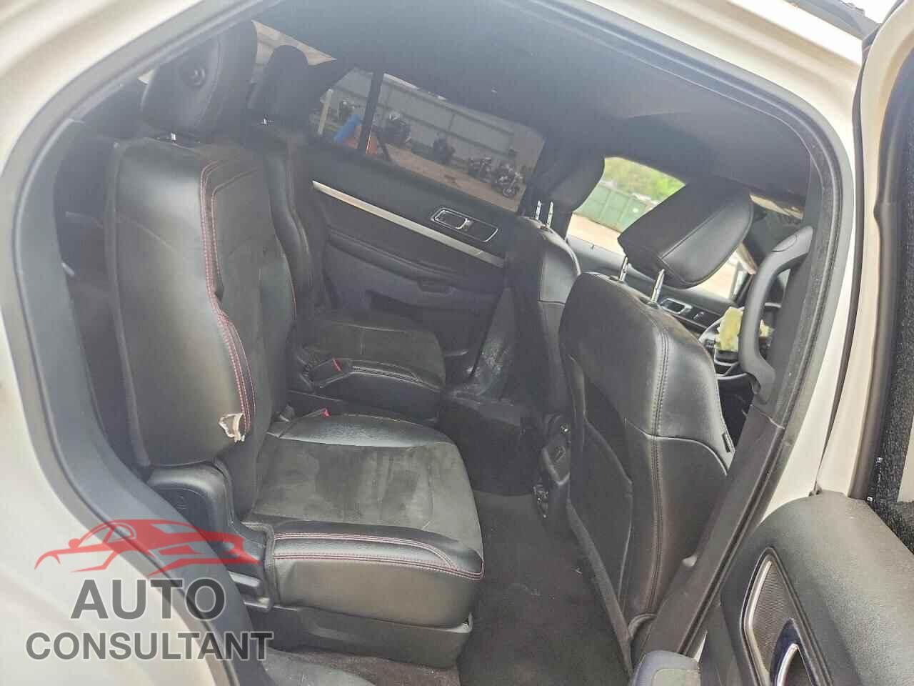 FORD EXPLORER 2018 - 1FM5K7D86JGB63412