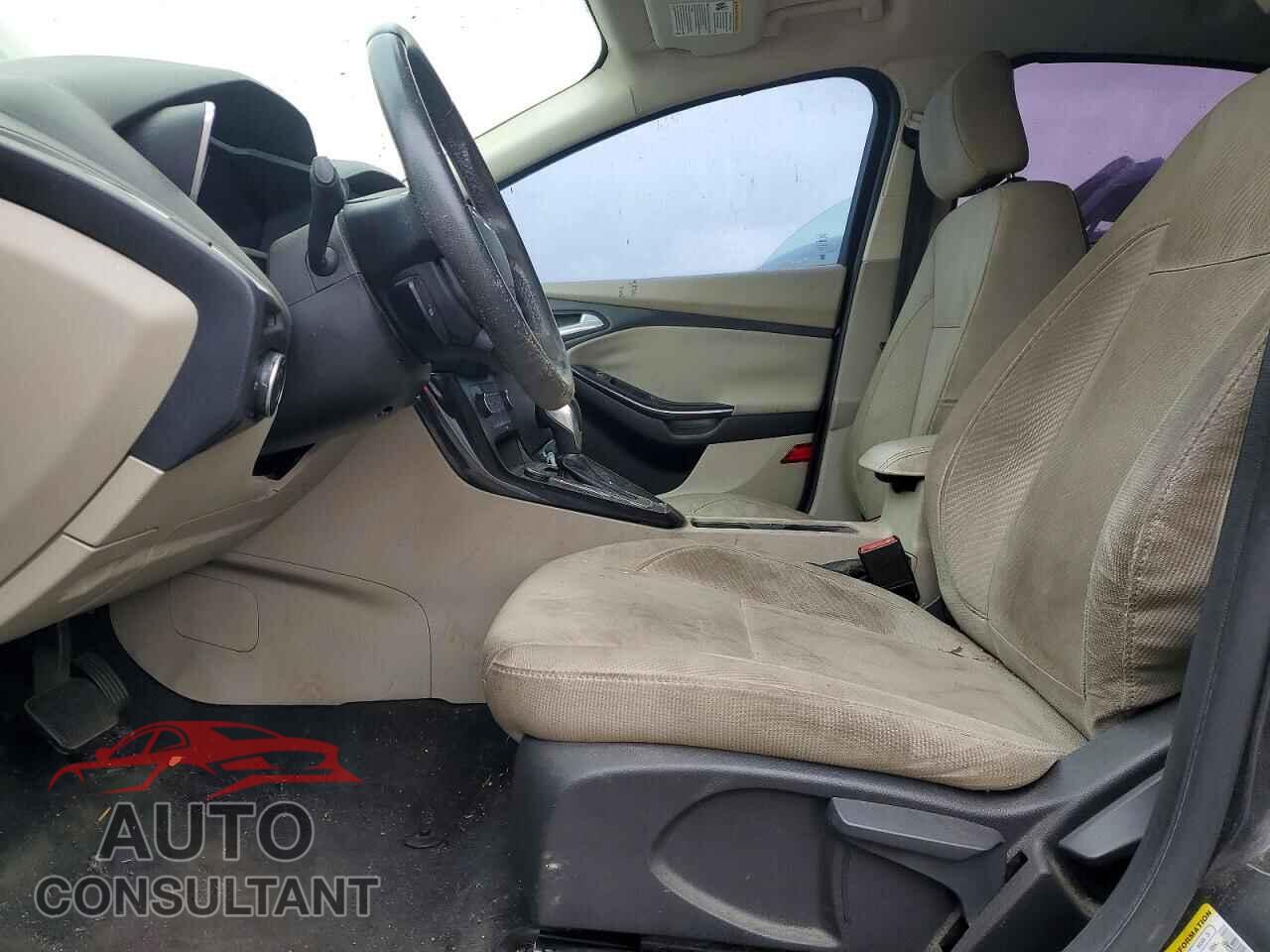FORD FOCUS 2015 - 1FADP3R40FL227075