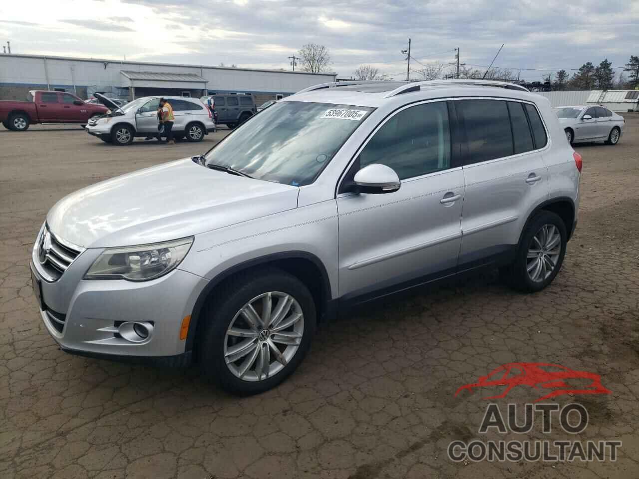 VOLKSWAGEN TIGUAN 2010 - WVGAV7AX4AW000863