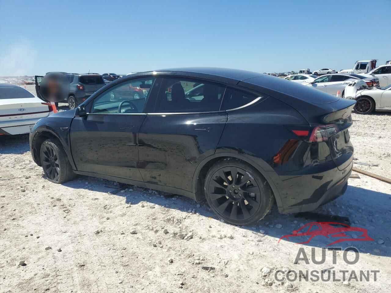 TESLA MODEL Y 2023 - 7SAYGAEEXPF709736