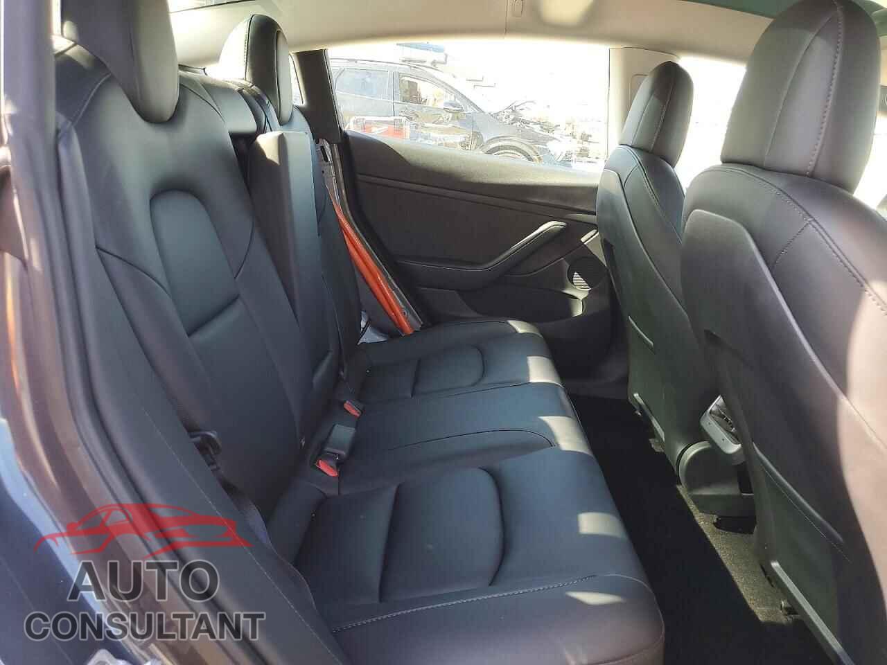 TESLA MODEL 3 2022 - 5YJ3E1EA5NF325564