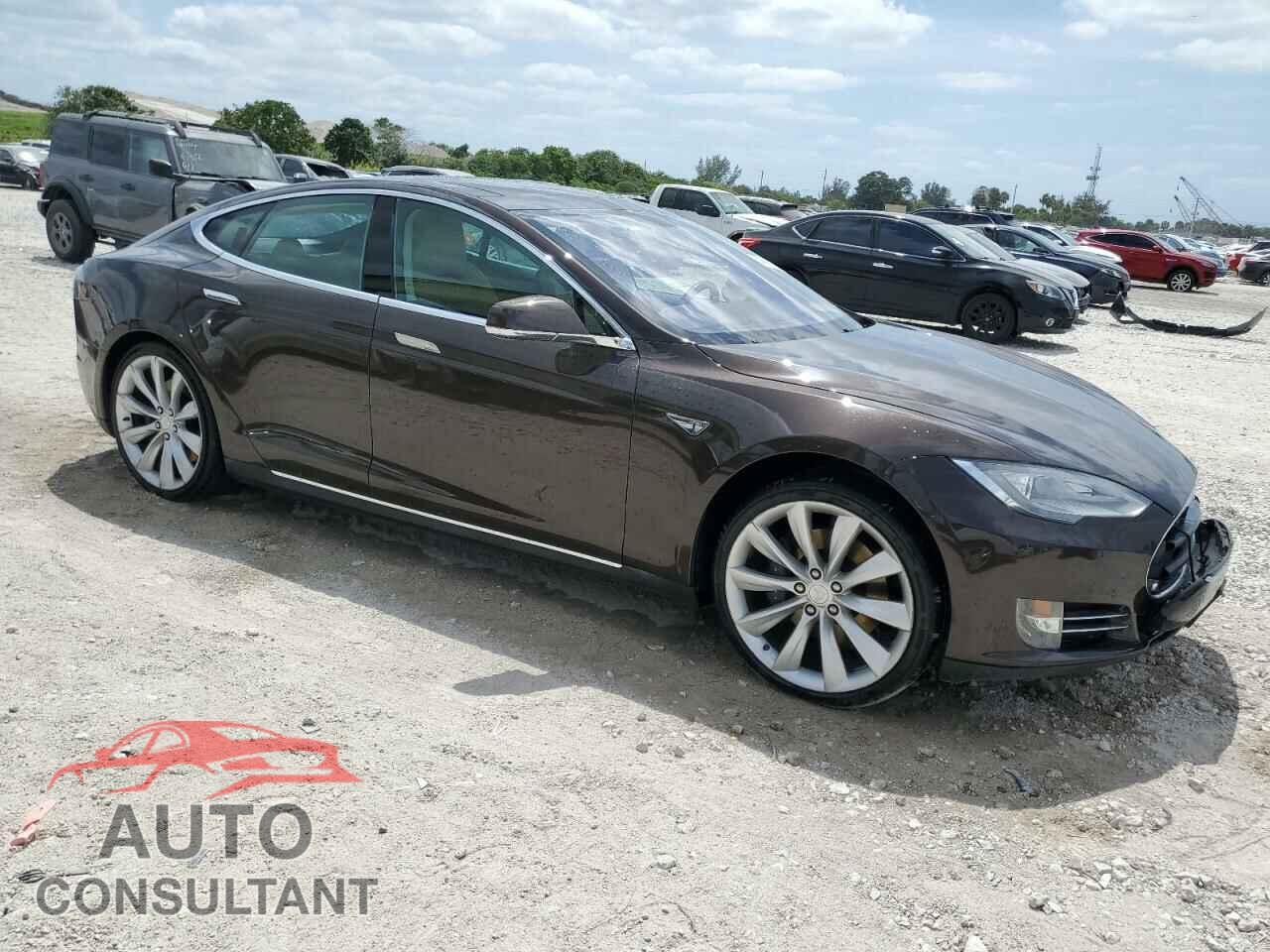 TESLA MODEL S 2013 - 5YJSA1CPXDFP20613