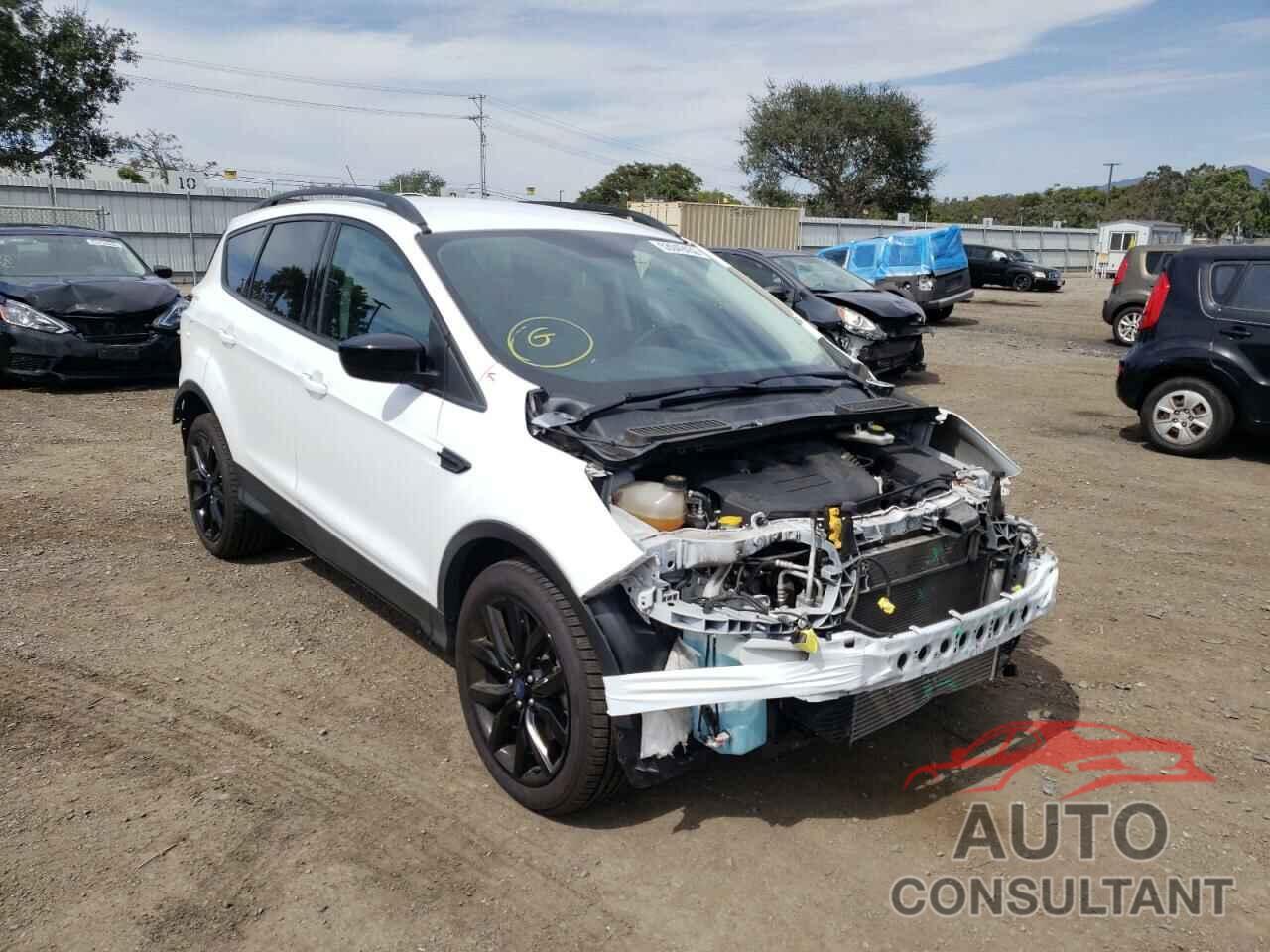 FORD ESCAPE 2017 - 1FMCU0G91HUE16385
