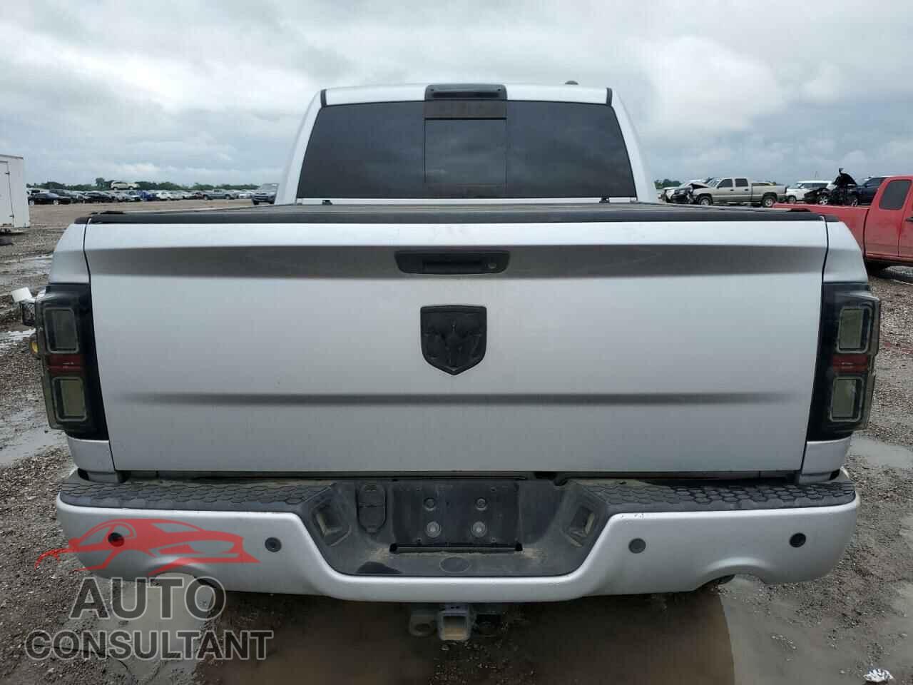 DODGE RAM 1500 2012 - 1C6RD7MT5CS123785