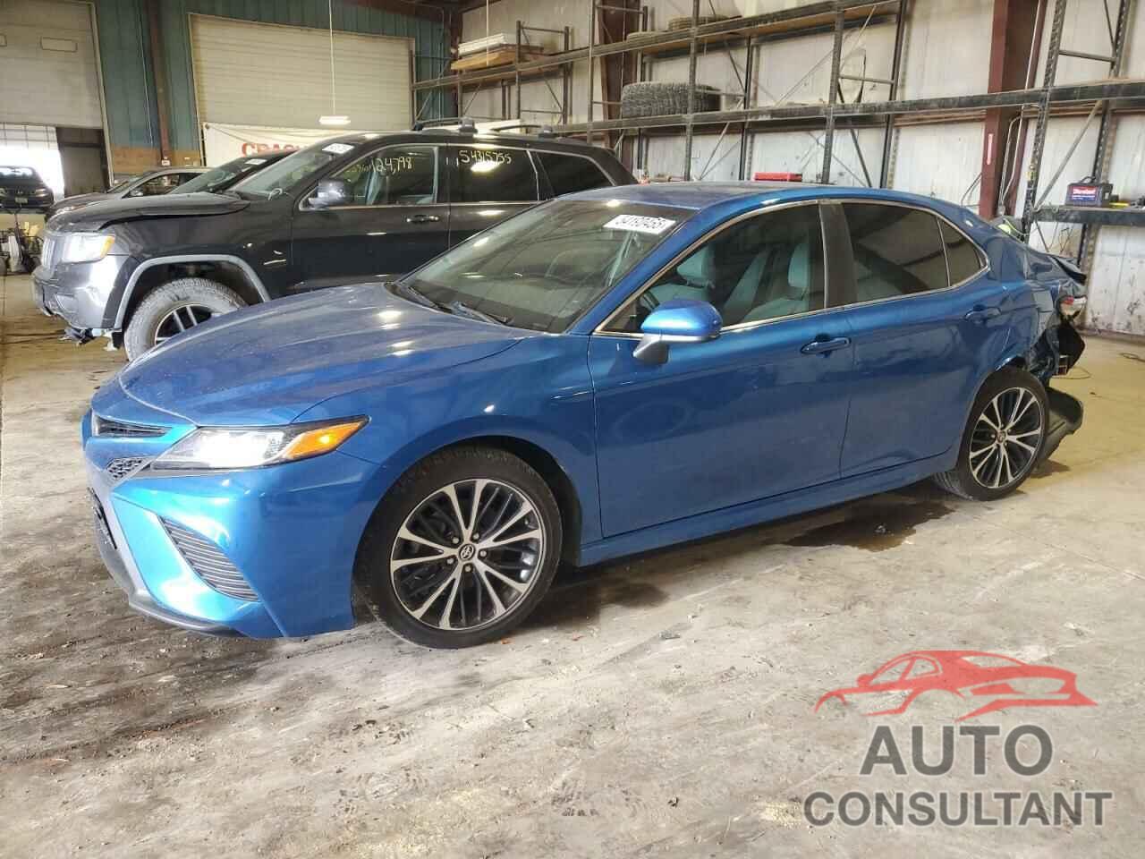 TOYOTA CAMRY 2018 - 4T1B11HK4JU156081