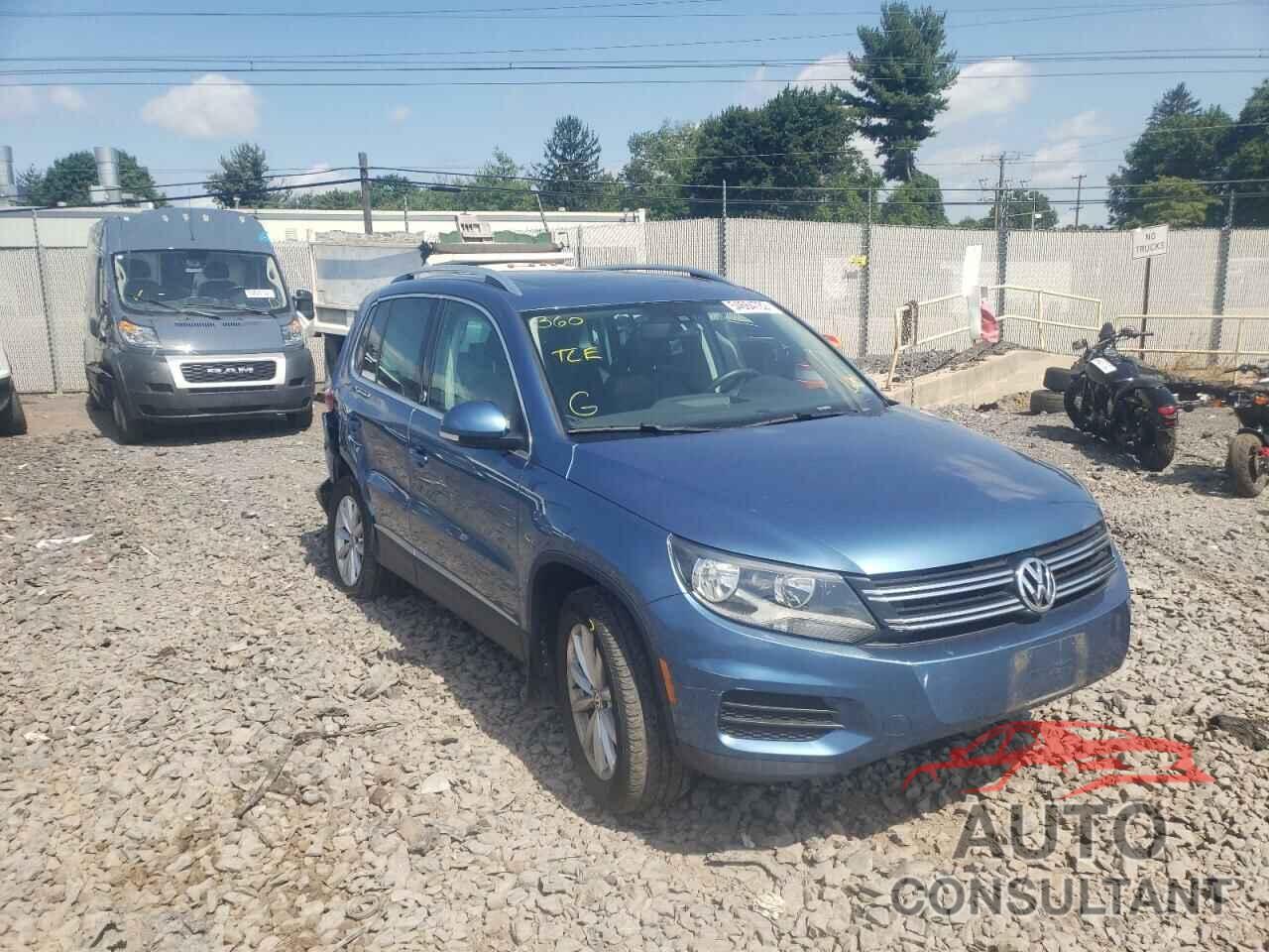 VOLKSWAGEN TIGUAN 2017 - WVGSV7AX9HK029815