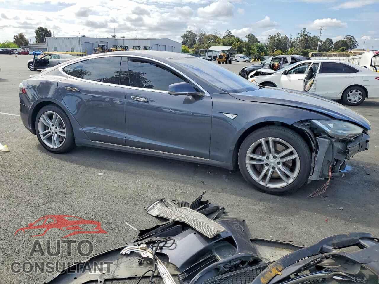 TESLA MODEL S 2015 - 5YJSA1H17FF098172