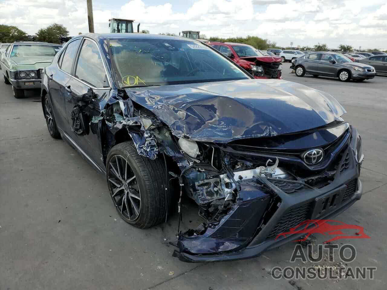 TOYOTA CAMRY 2021 - 4T1G11AK5MU409428