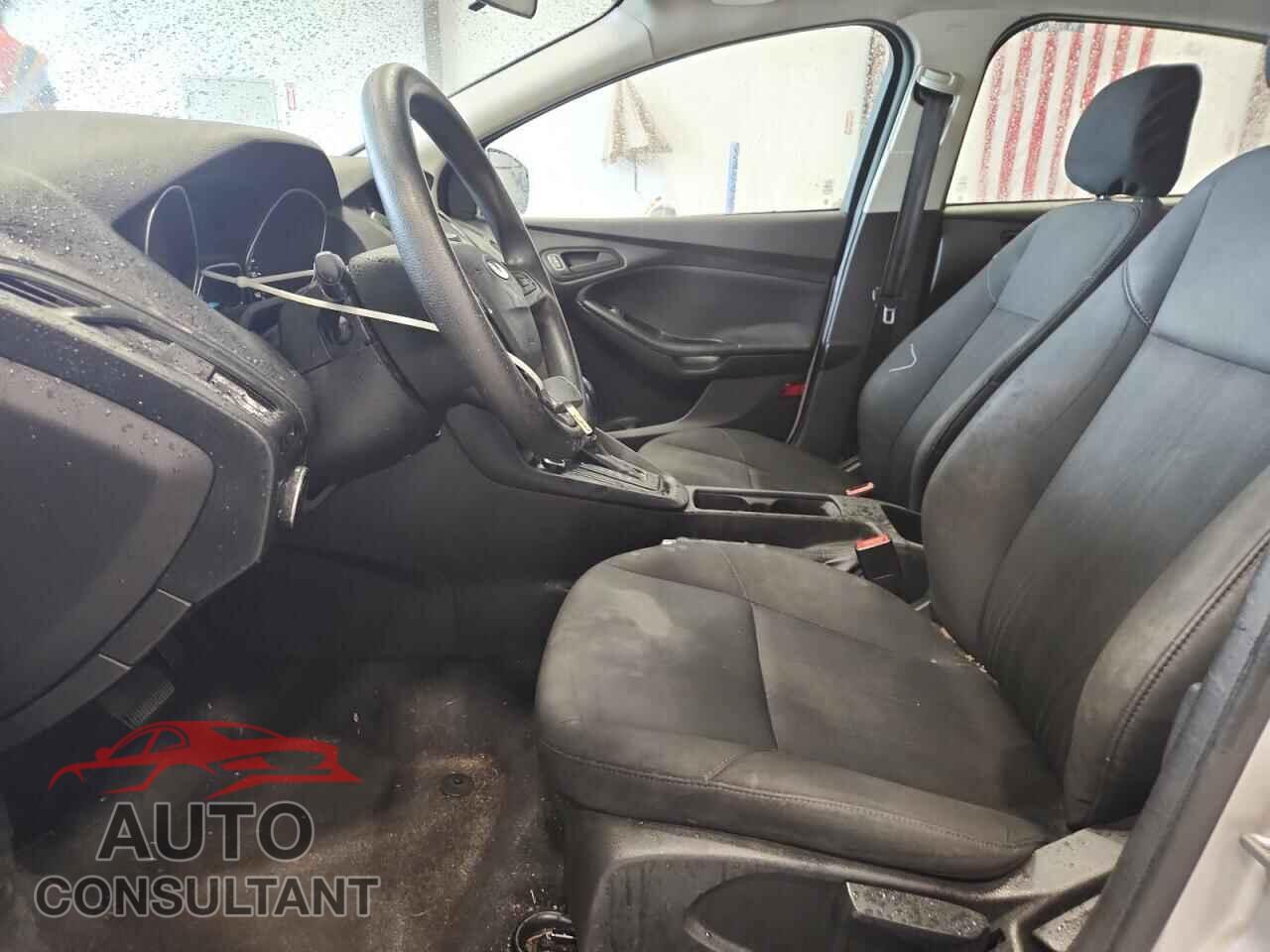 FORD FOCUS 2017 - 1FADP3E20HL220991