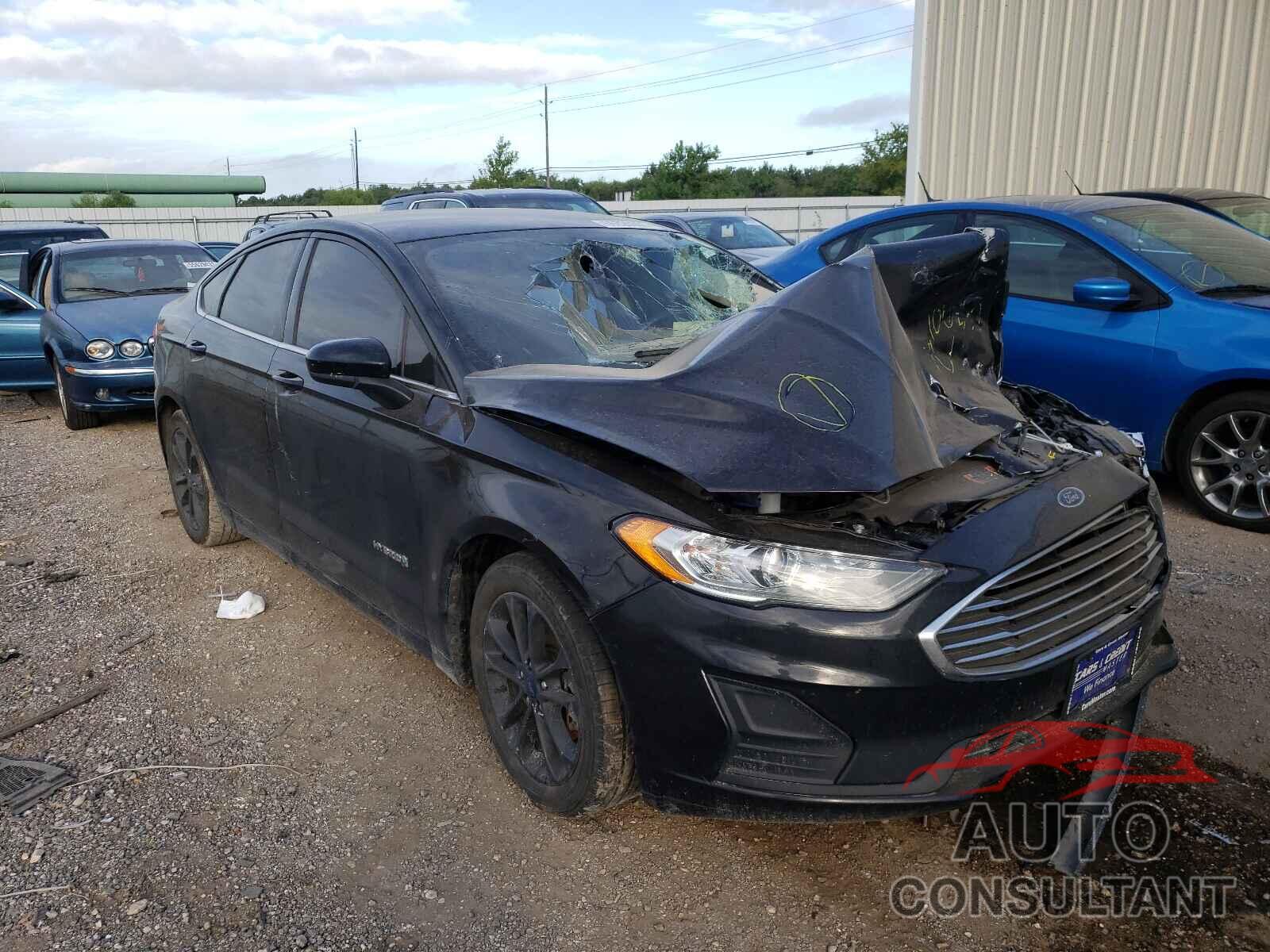 FORD FUSION 2019 - 3FA6P0LU5KR106327