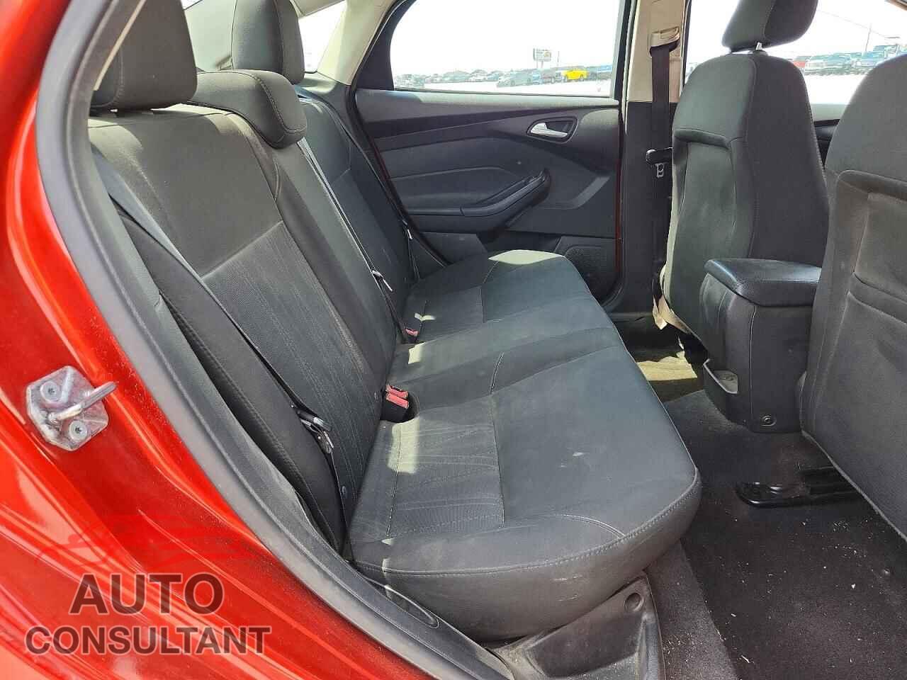 FORD FOCUS 2018 - 1FADP3FE0JL286830