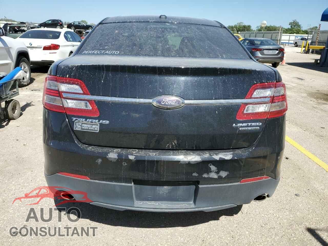 FORD TAURUS 2017 - 1FAHP2F86HG104315