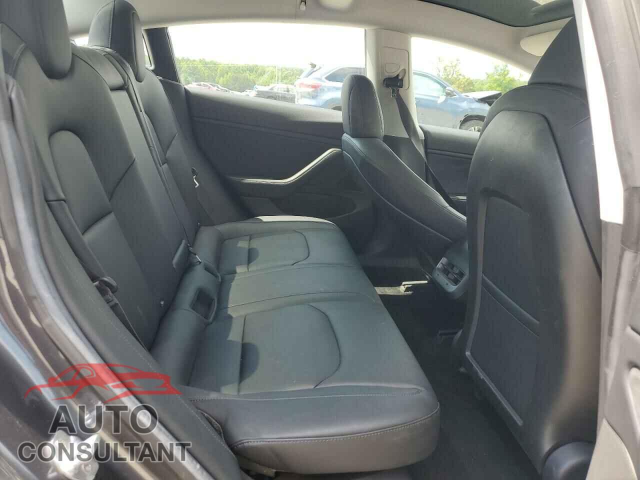 TESLA MODEL 3 2018 - 5YJ3E1EA2JF006827