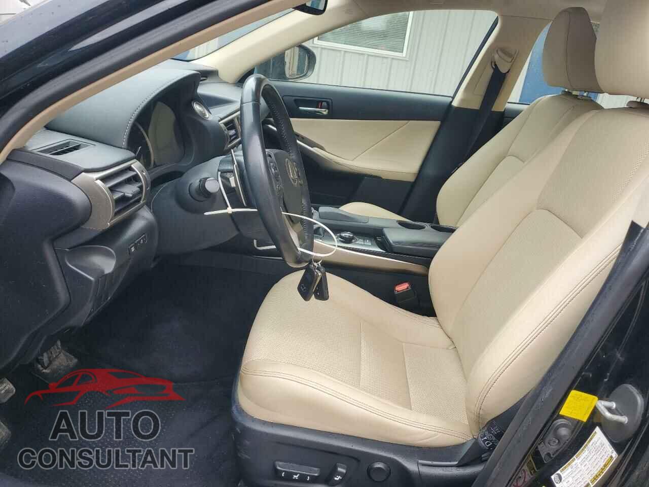 LEXUS IS 2014 - JTHCF1D21E5000577