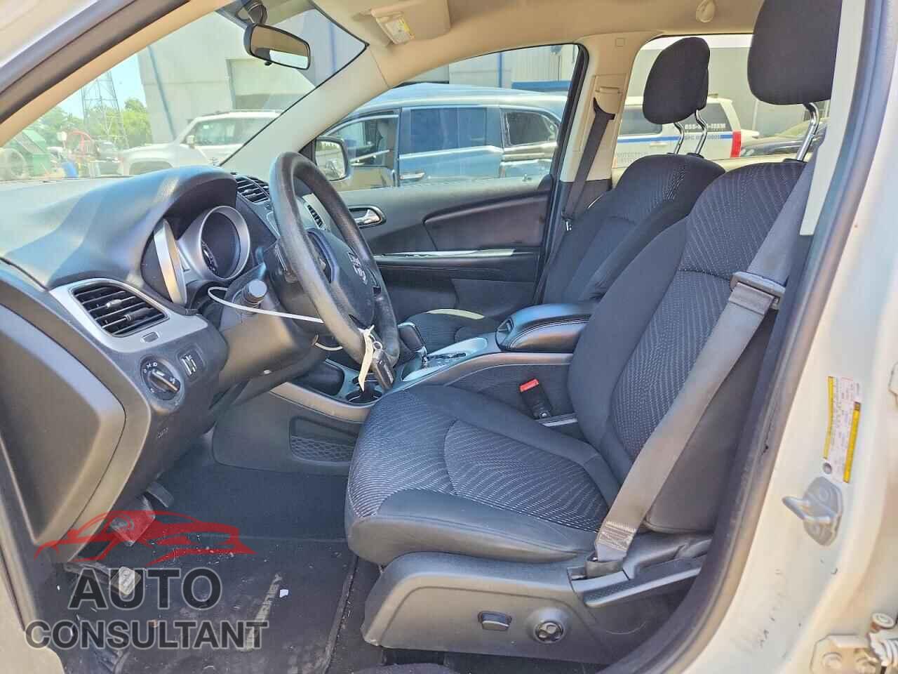 DODGE JOURNEY 2015 - 3C4PDCBG0FT744093
