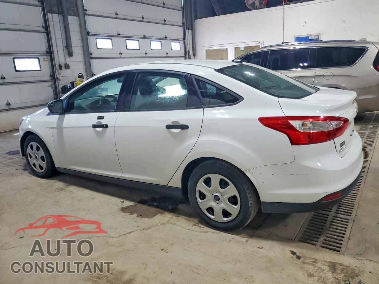 FORD FOCUS 2014 - 1FADP3E28EL381164