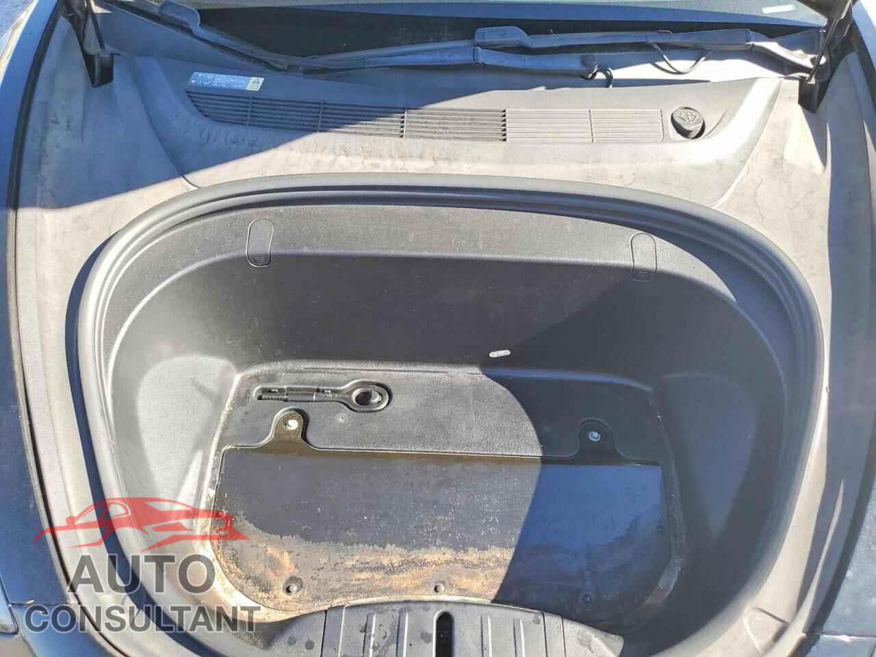 TESLA MODEL 3 2018 - 5YJ3E1EB8JF067222