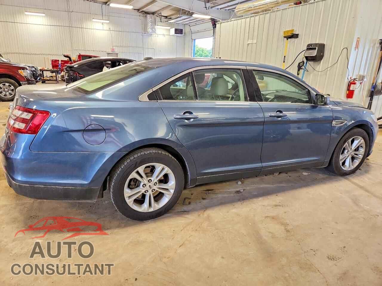 FORD TAURUS 2018 - 1FAHP2D84JG125849