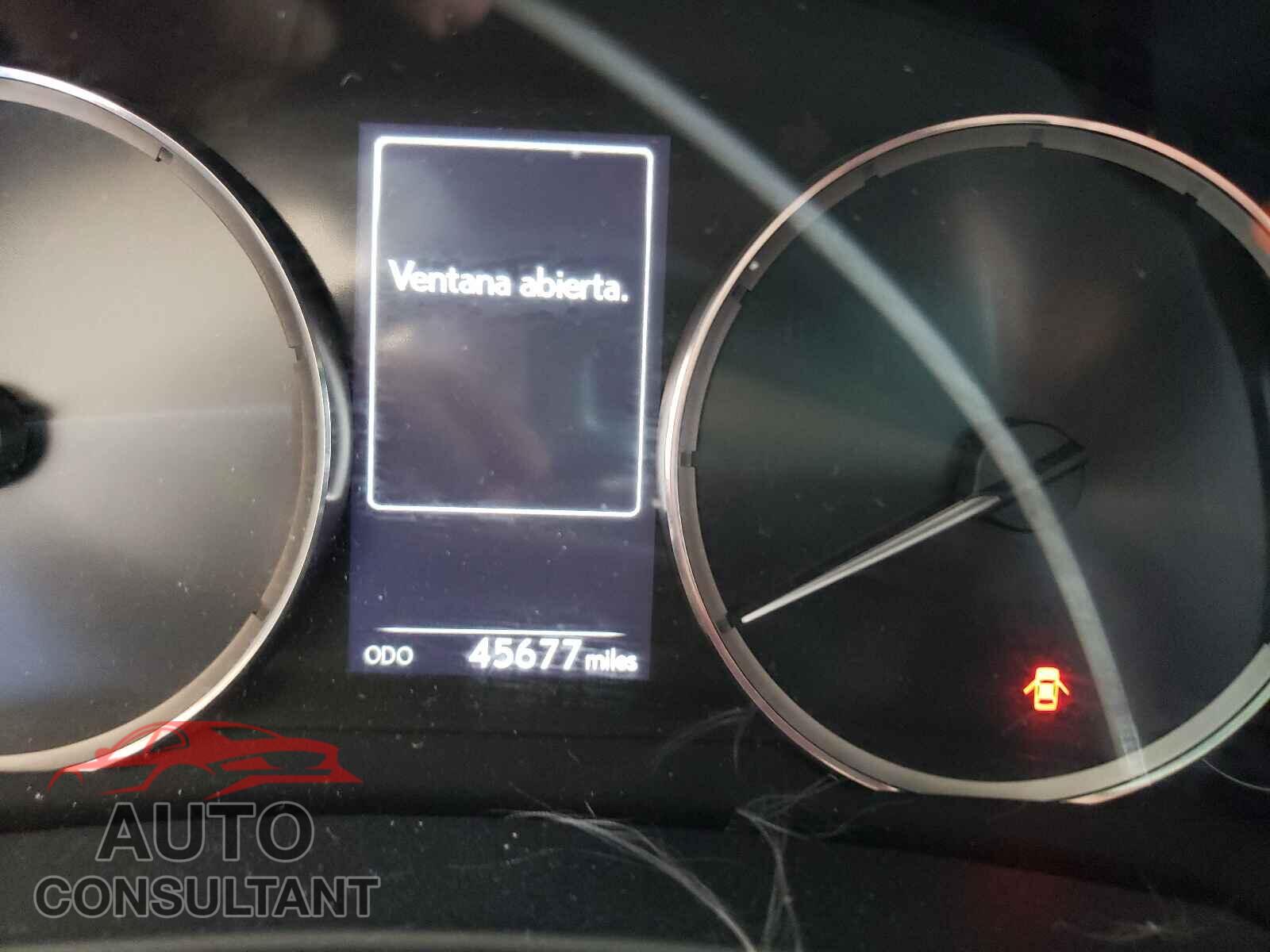 LEXUS IS 2018 - JTHBA1D2XJ5082961