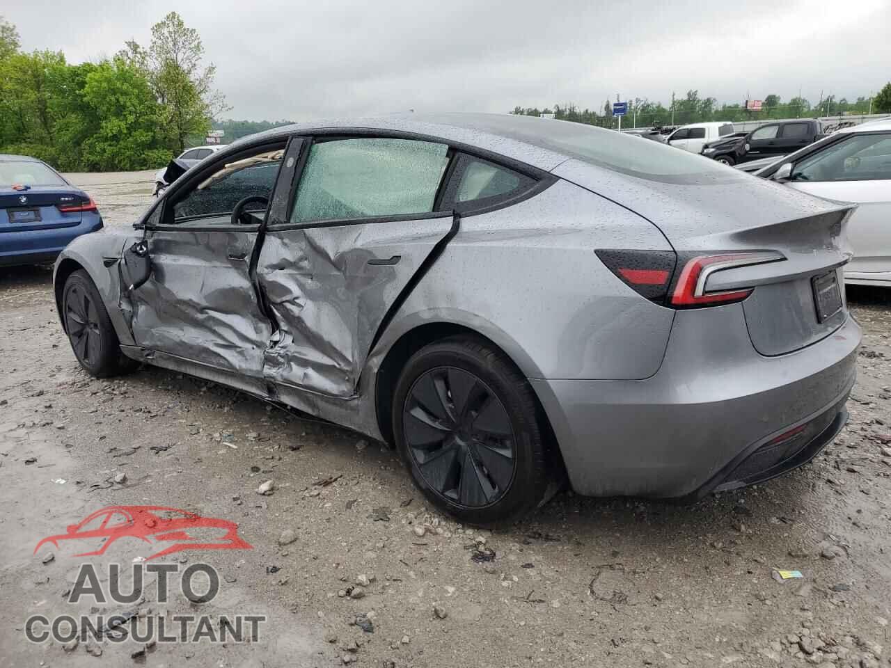 TESLA MODEL 3 2024 - 5YJ3E1EAXRF858354