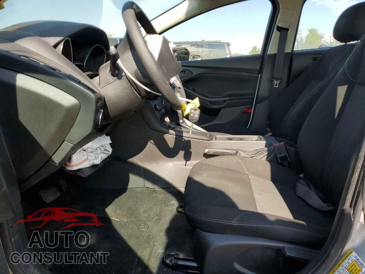 FORD FOCUS 2017 - 1FADP3E24HL202882