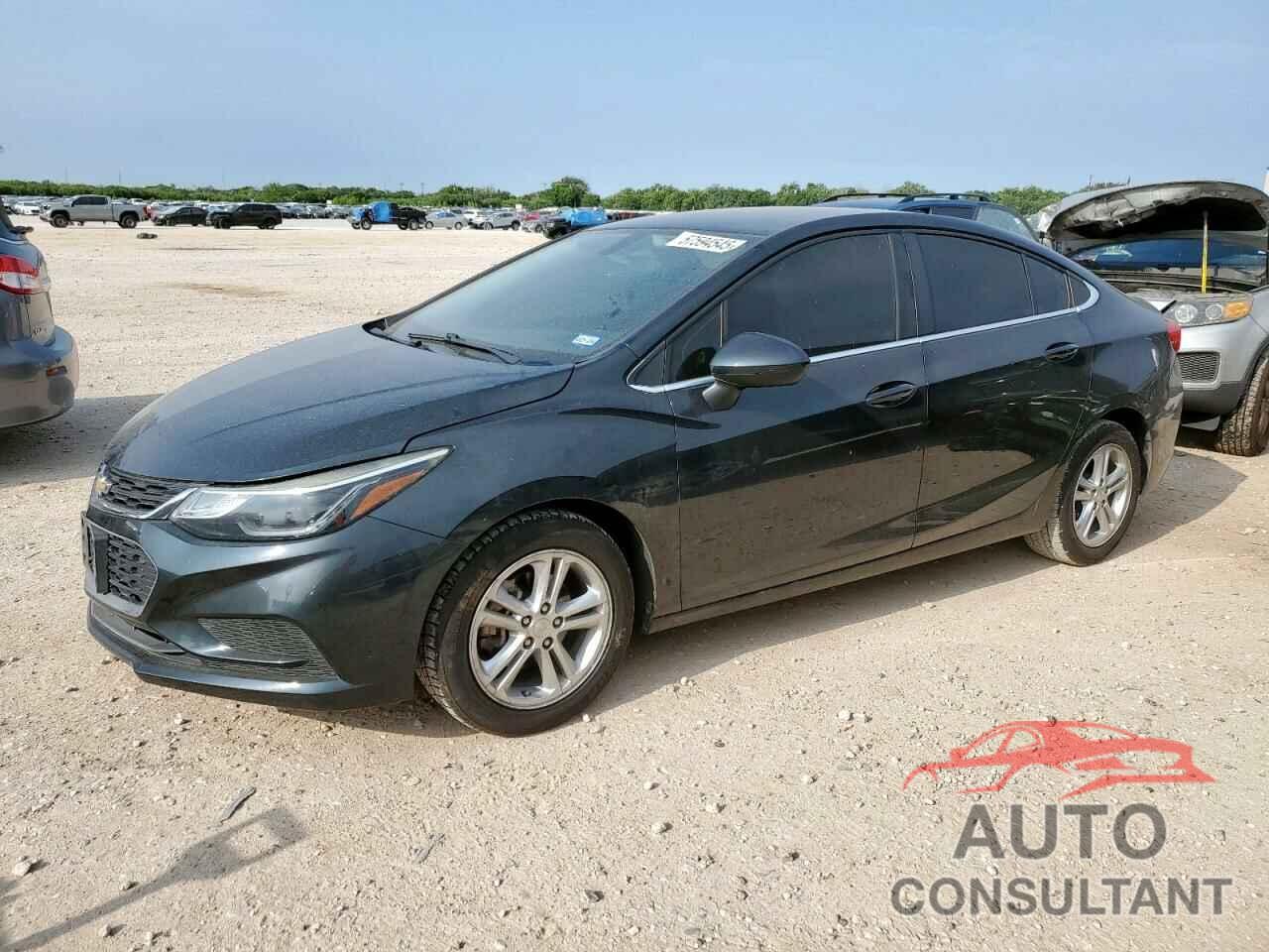 CHEVROLET CRUZE 2018 - 1G1BE5SM3J7179370
