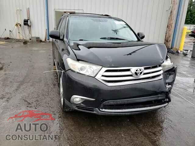 TOYOTA HIGHLANDER 2013 - 5TDBK3EH8DS251113