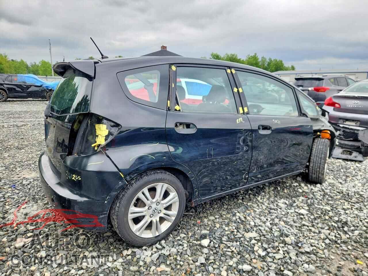 HONDA FIT 2011 - JHMGE8H57BC026528