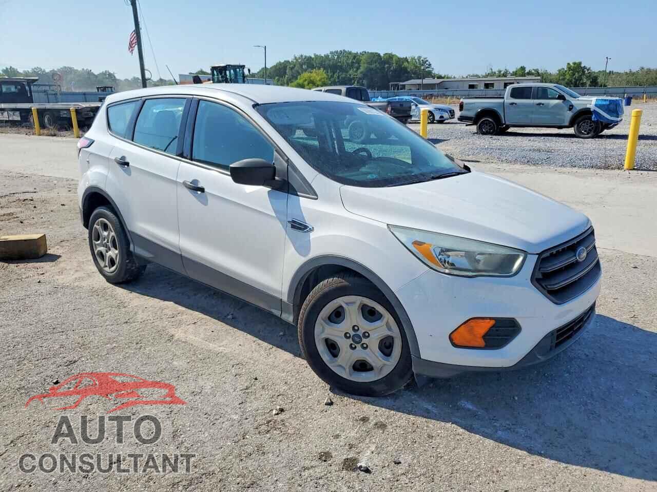 FORD ESCAPE 2017 - 1FMCU0F71HUC97379