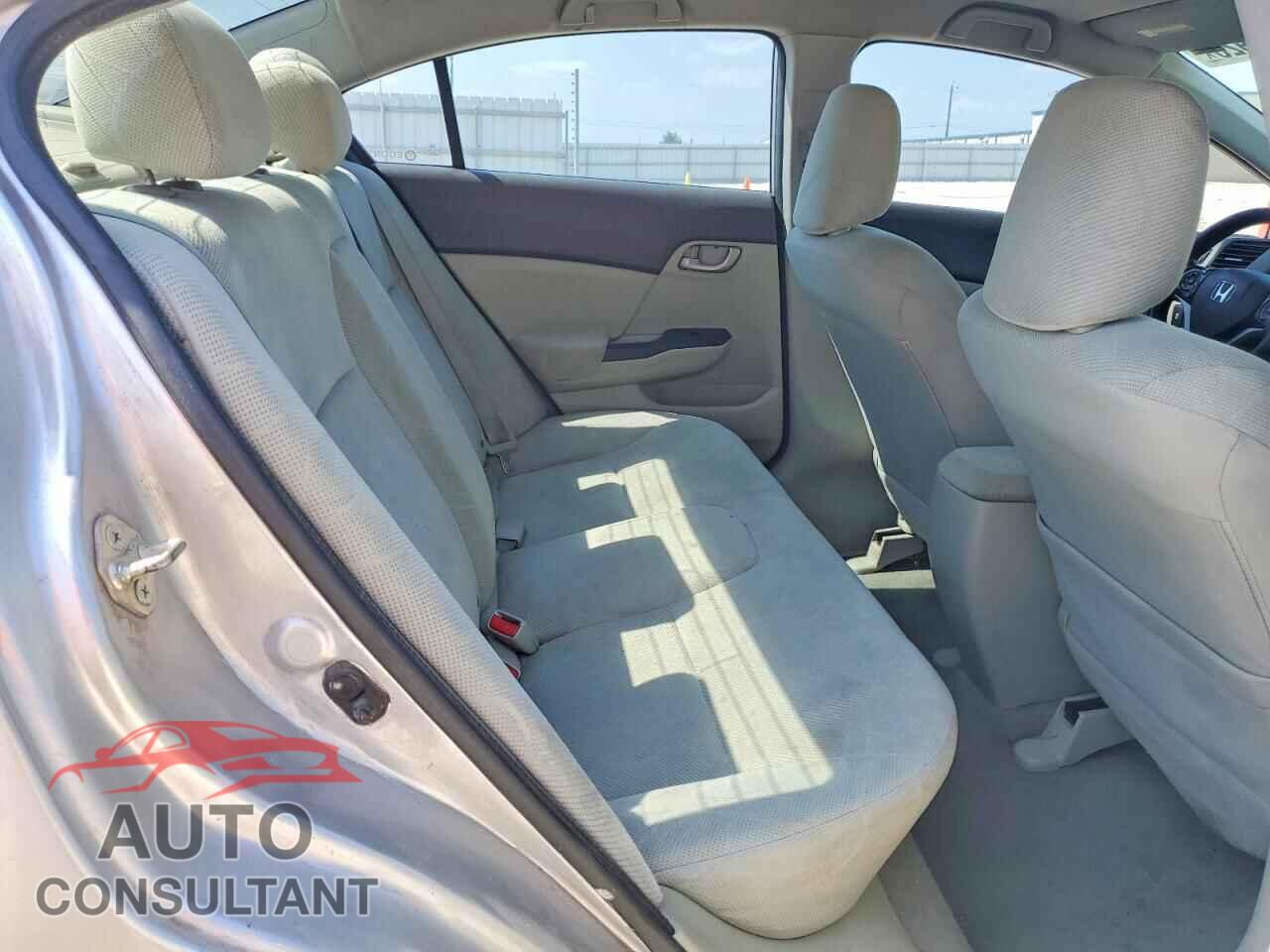 HONDA CIVIC 2012 - 2HGFB2F57CH608439