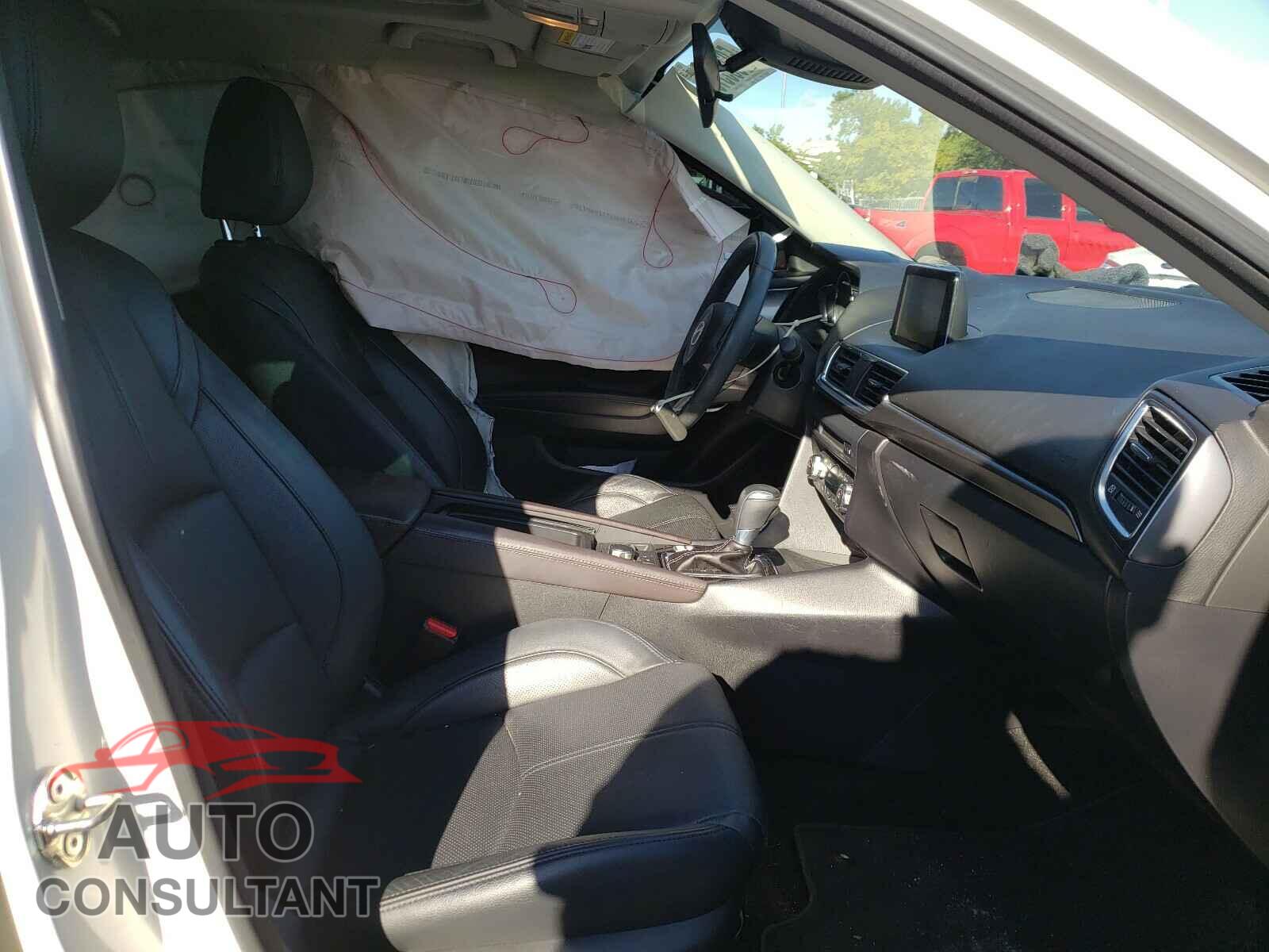 MAZDA 3 2017 - 3MZBN1W34HM126577